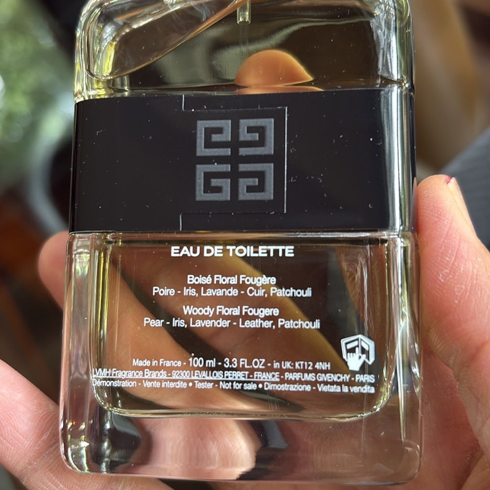 Givenchy Gentleman Eau de Toilette in Black and Clear - Picture 8 of 8